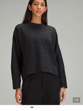 lululemon athletica NWT Perfectly Oversized Jacquard Crew
Black Size 10